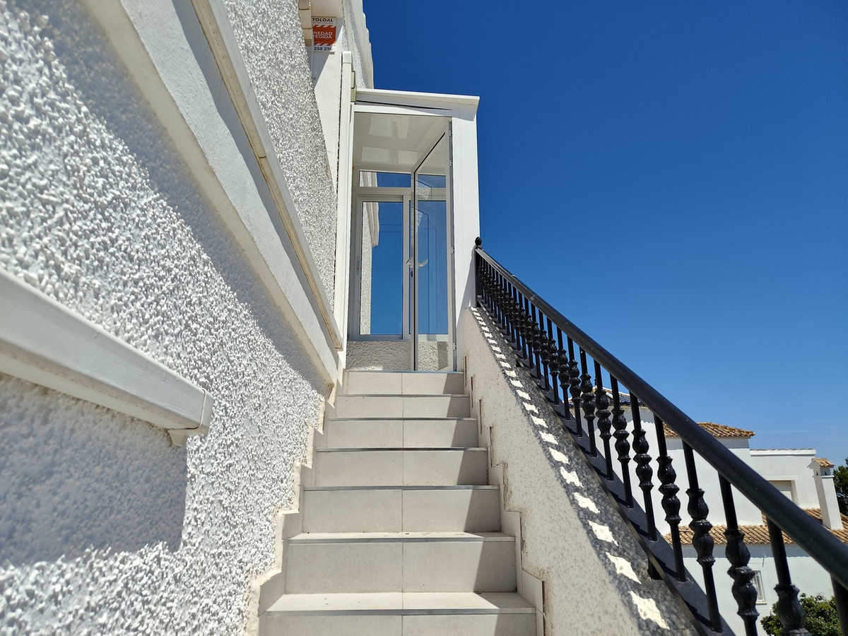 For sale - 3 Bedroom 2 Bathroom House - Detached Villa in San Miguel de Salinas - San Miguel de Salinas Centro  - Alicante