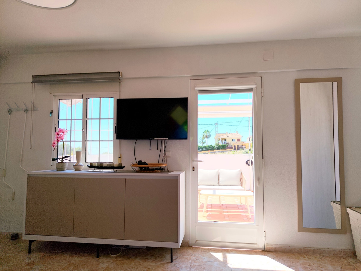 For sale - 3 Bedroom 2 Bathroom House - Detached Villa in San Miguel de Salinas - San Miguel de Salinas Centro  - Alicante