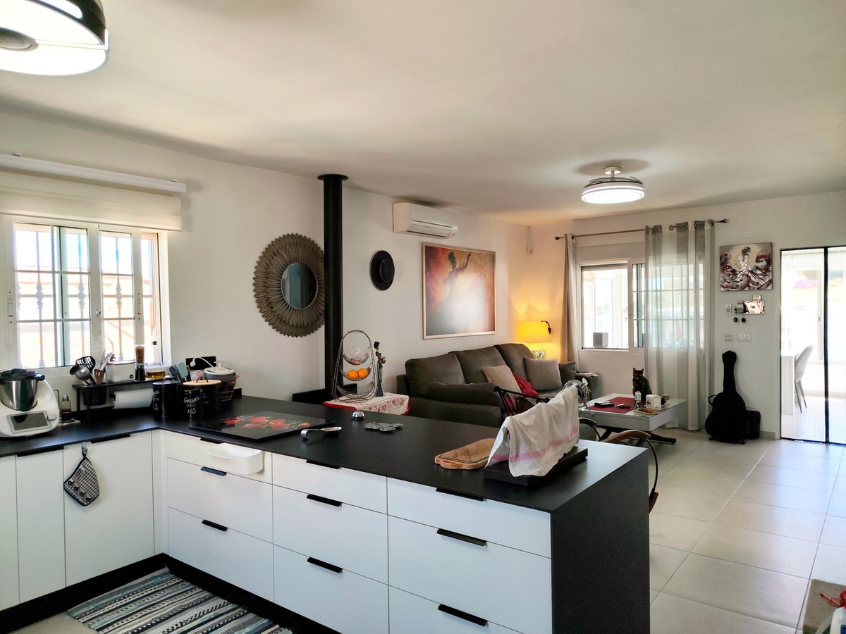 For sale - 3 Bedroom 2 Bathroom House - Detached Villa in San Miguel de Salinas - San Miguel de Salinas Centro  - Alicante