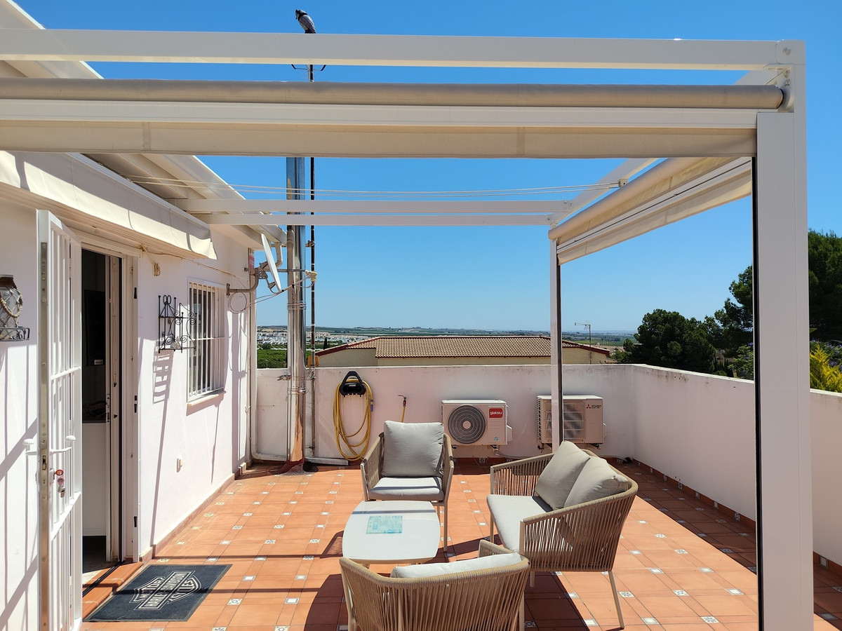 For sale - 3 Bedroom 2 Bathroom House - Detached Villa in San Miguel de Salinas - San Miguel de Salinas Centro  - Alicante