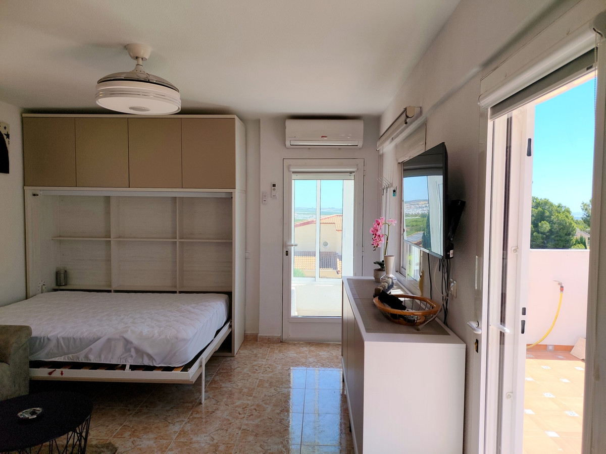 For sale - 3 Bedroom 2 Bathroom House - Detached Villa in San Miguel de Salinas - San Miguel de Salinas Centro  - Alicante