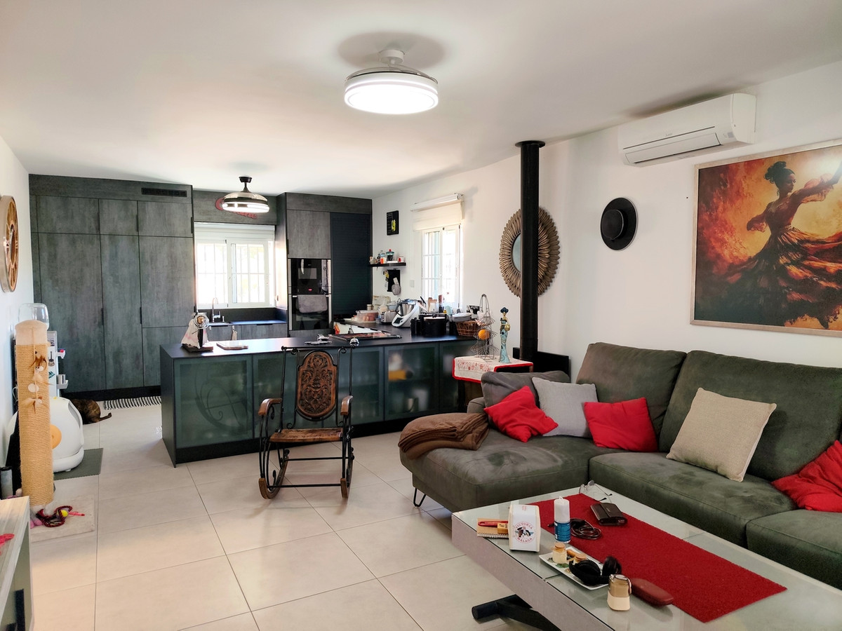For sale - 3 Bedroom 2 Bathroom House - Detached Villa in San Miguel de Salinas - San Miguel de Salinas Centro  - Alicante