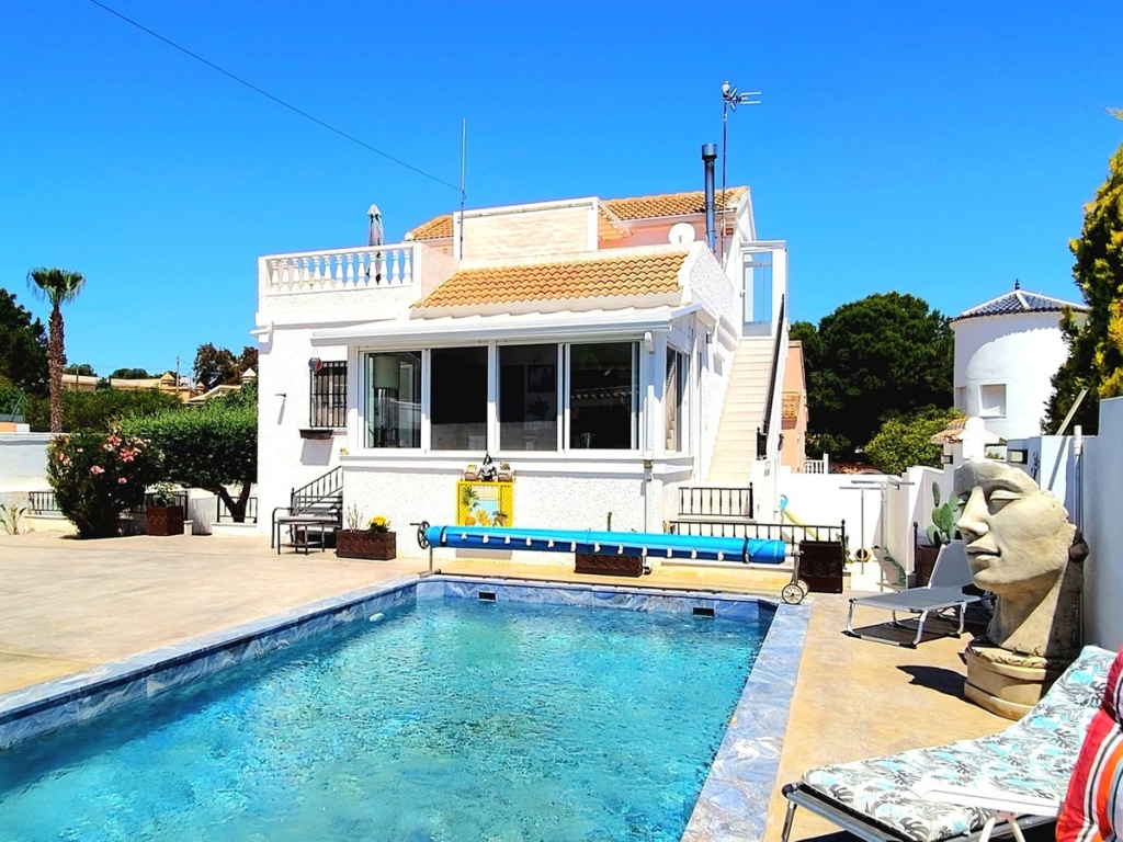 3 Bedroom 2 Bathroom House - Detached Villa in San Miguel de Salinas
