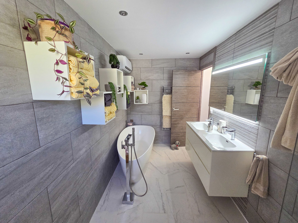 For sale - 3 Bedroom 1 Bathroom House - Detached Villa in Crevillente - Crevillent - Crevillente - Crevillent Centro  - Alicante