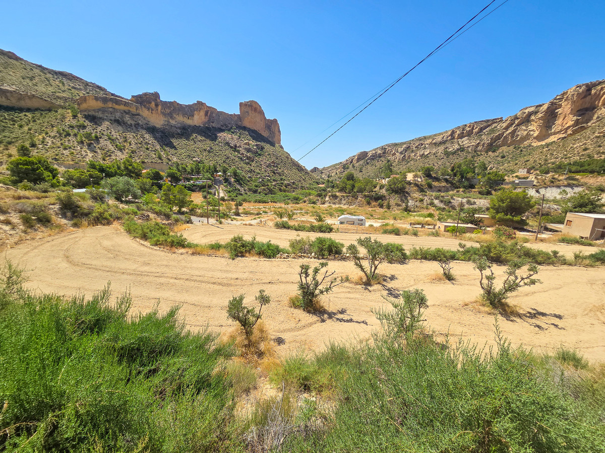 For sale - 3 Bedroom 1 Bathroom House - Detached Villa in Crevillente - Crevillent - Crevillente - Crevillent Centro  - Alicante