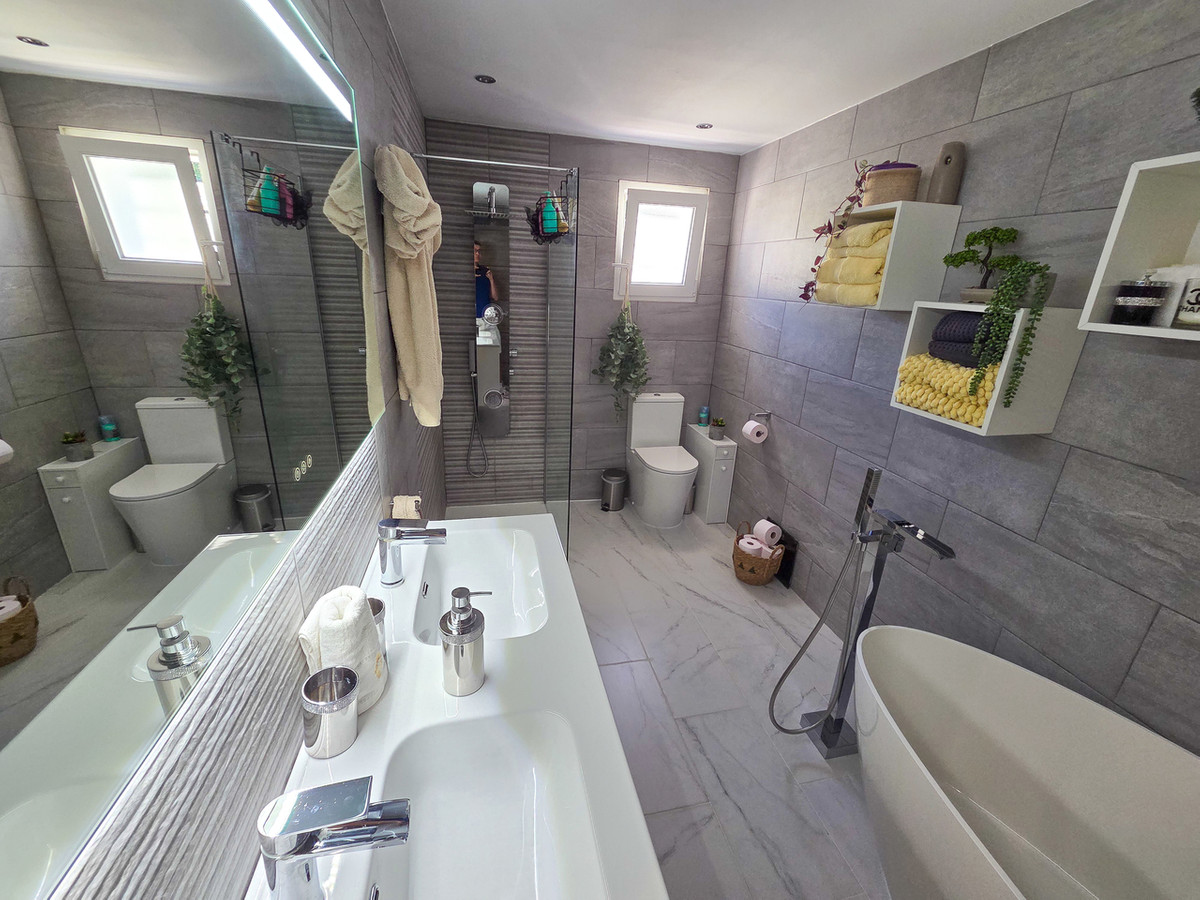 For sale - 3 Bedroom 1 Bathroom House - Detached Villa in Crevillente - Crevillent - Crevillente - Crevillent Centro  - Alicante
