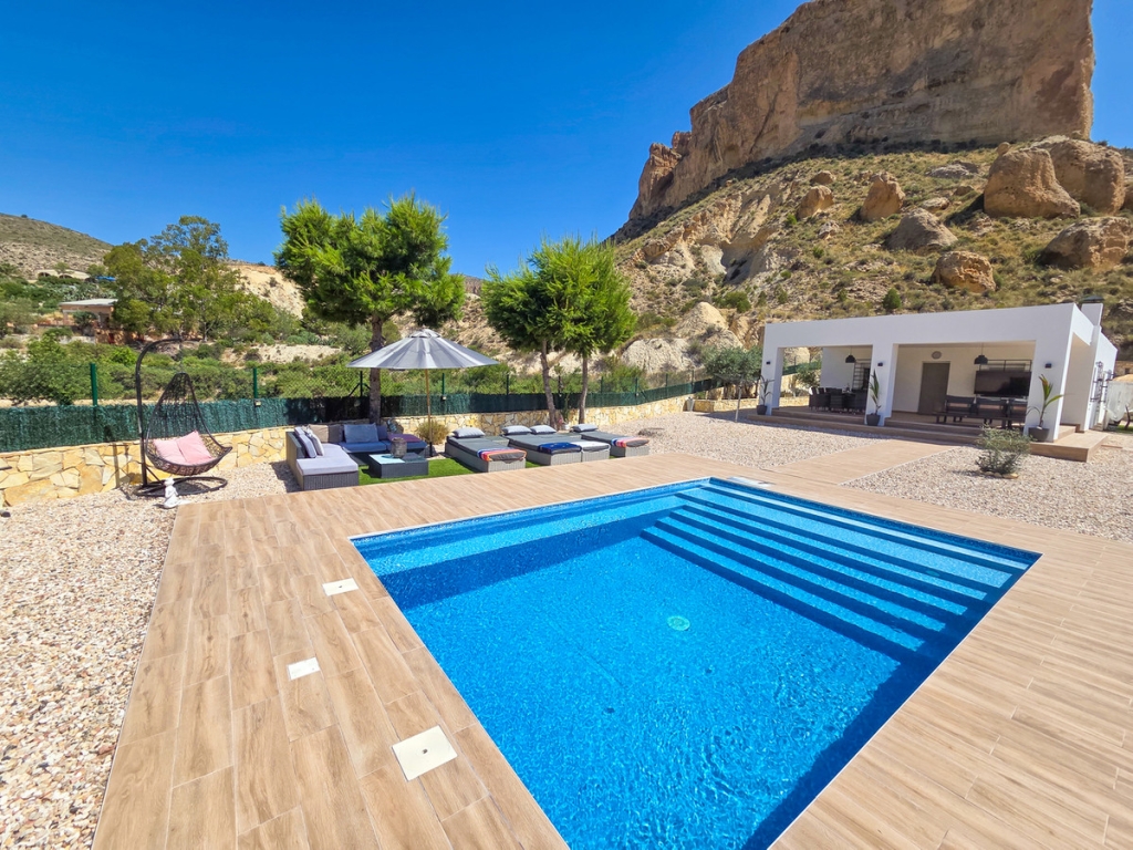 3 Bedroom 1 Bathroom House - Detached Villa in Crevillente - Crevillent