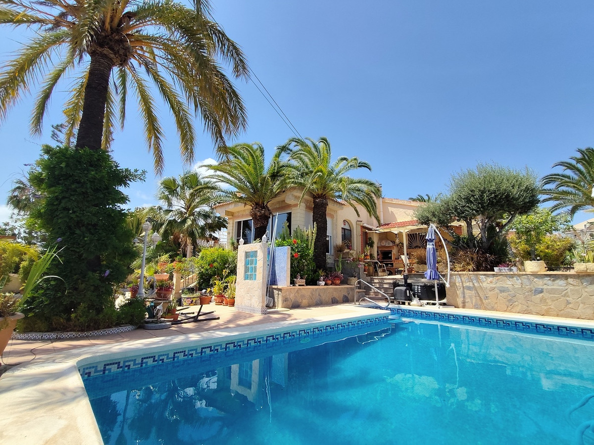For sale - 3 Bedroom 2 Bathroom House - Detached Villa in Rojales - Ciudad Quesada  - Alicante