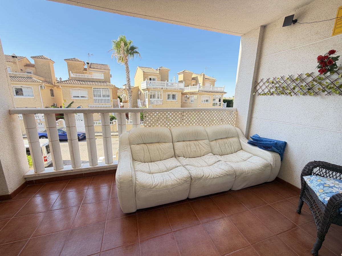 For sale - 2 Bedroom 1 Bathroom Apartment in Villamartin - , Villamartin, Alicante, Spain - Alicante