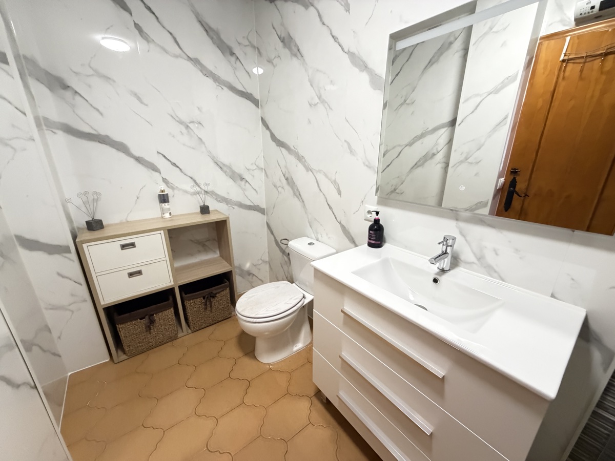 For sale - 2 Bedroom 1 Bathroom Apartment in Villamartin - , Villamartin, Alicante, Spain - Alicante