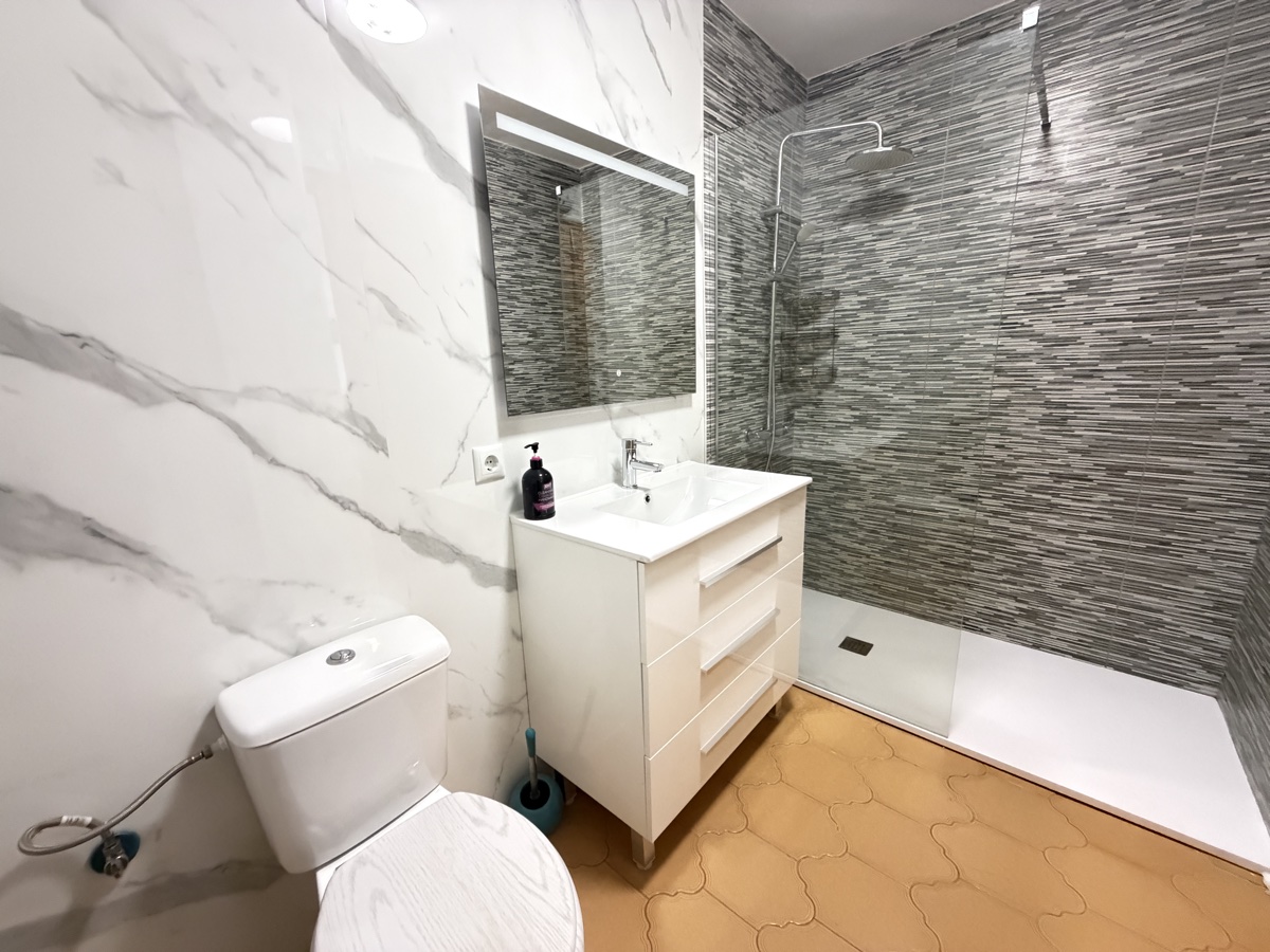 For sale - 2 Bedroom 1 Bathroom Apartment in Villamartin - , Villamartin, Alicante, Spain - Alicante