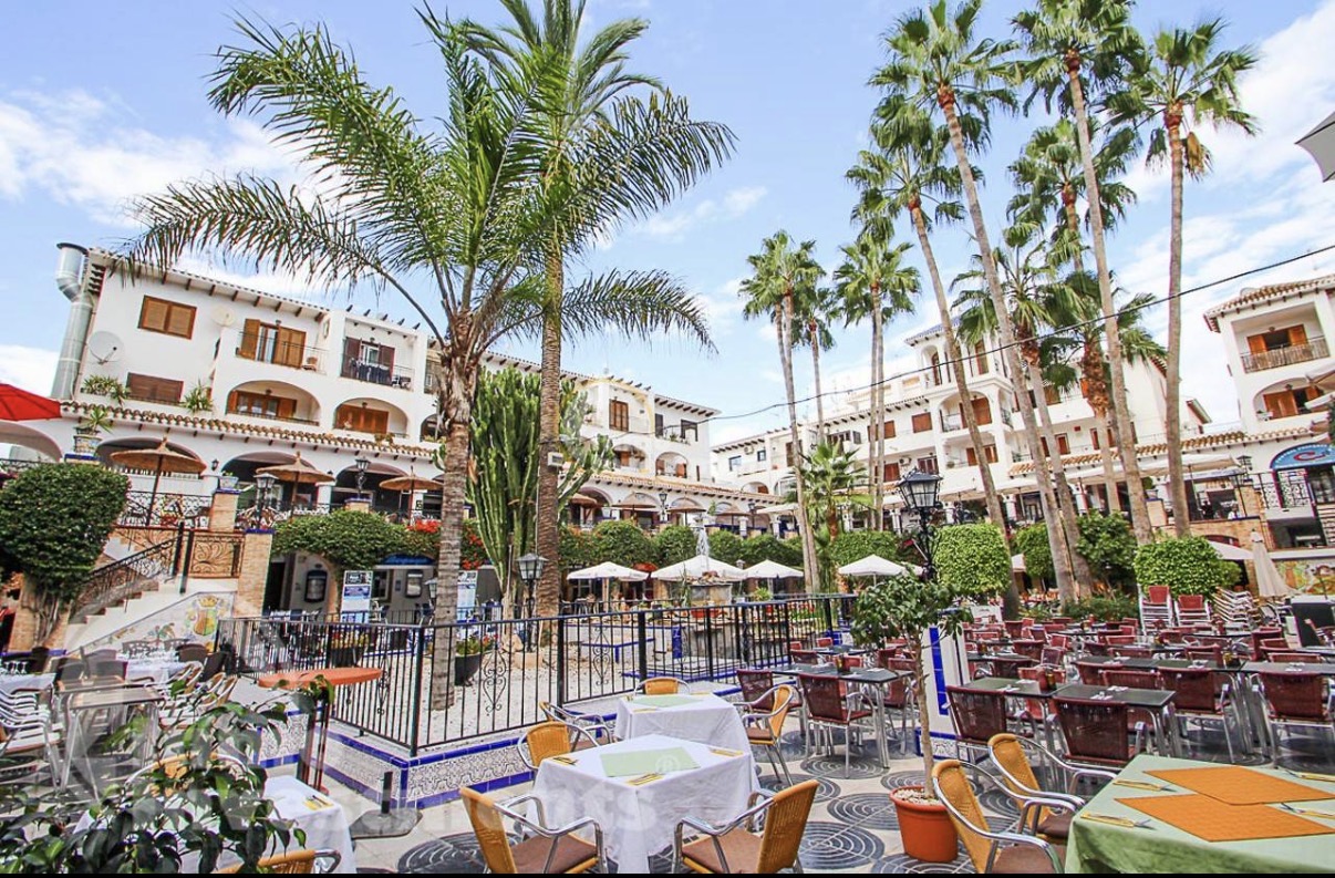 For sale - 2 Bedroom 1 Bathroom Apartment in Villamartin - , Villamartin, Alicante, Spain - Alicante