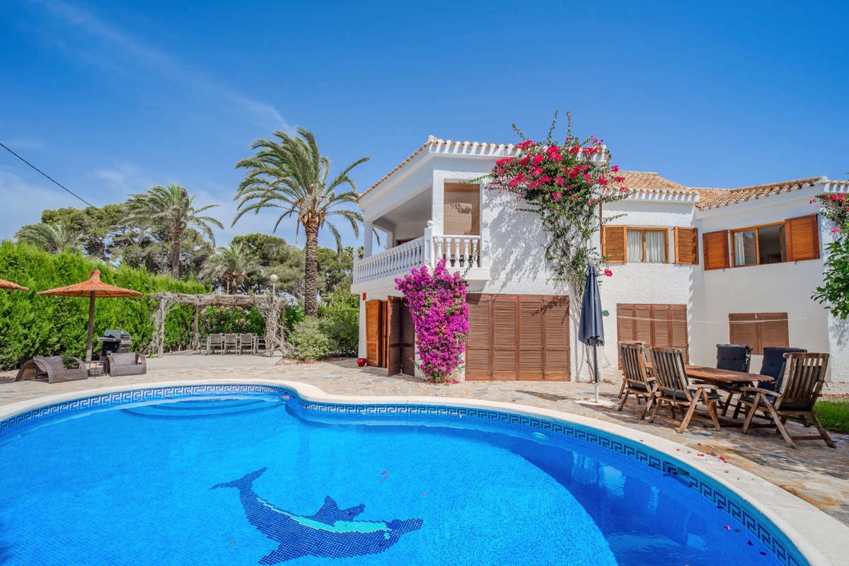 For sale - 4 Bedroom 3 Bathroom Villa in Cabo Roig - , Cabo Roig, Alicante, Spain - Alicante
