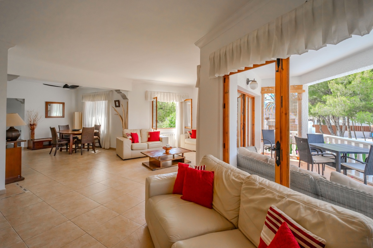 For sale - 4 Bedroom 3 Bathroom Villa in Cabo Roig - , Cabo Roig, Alicante, Spain - Alicante