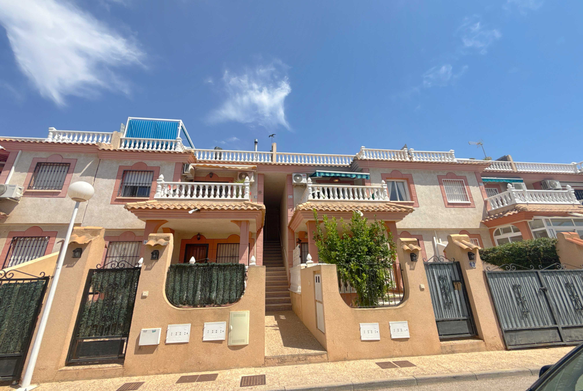 For sale - 2 Bedroom 1 Bathroom Penthouse in Playa Flamenca -  - Alicante