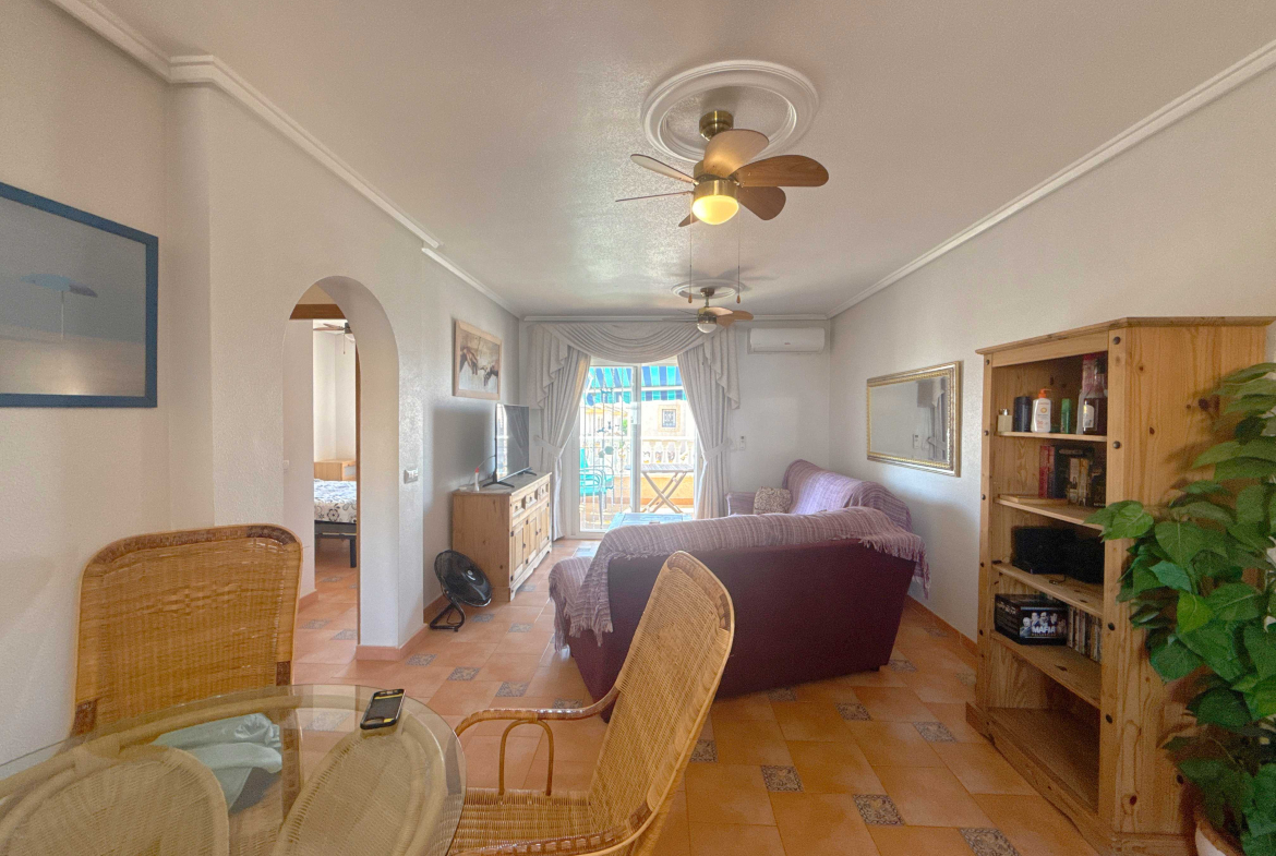 For sale - 2 Bedroom 1 Bathroom Penthouse in Playa Flamenca -  - Alicante