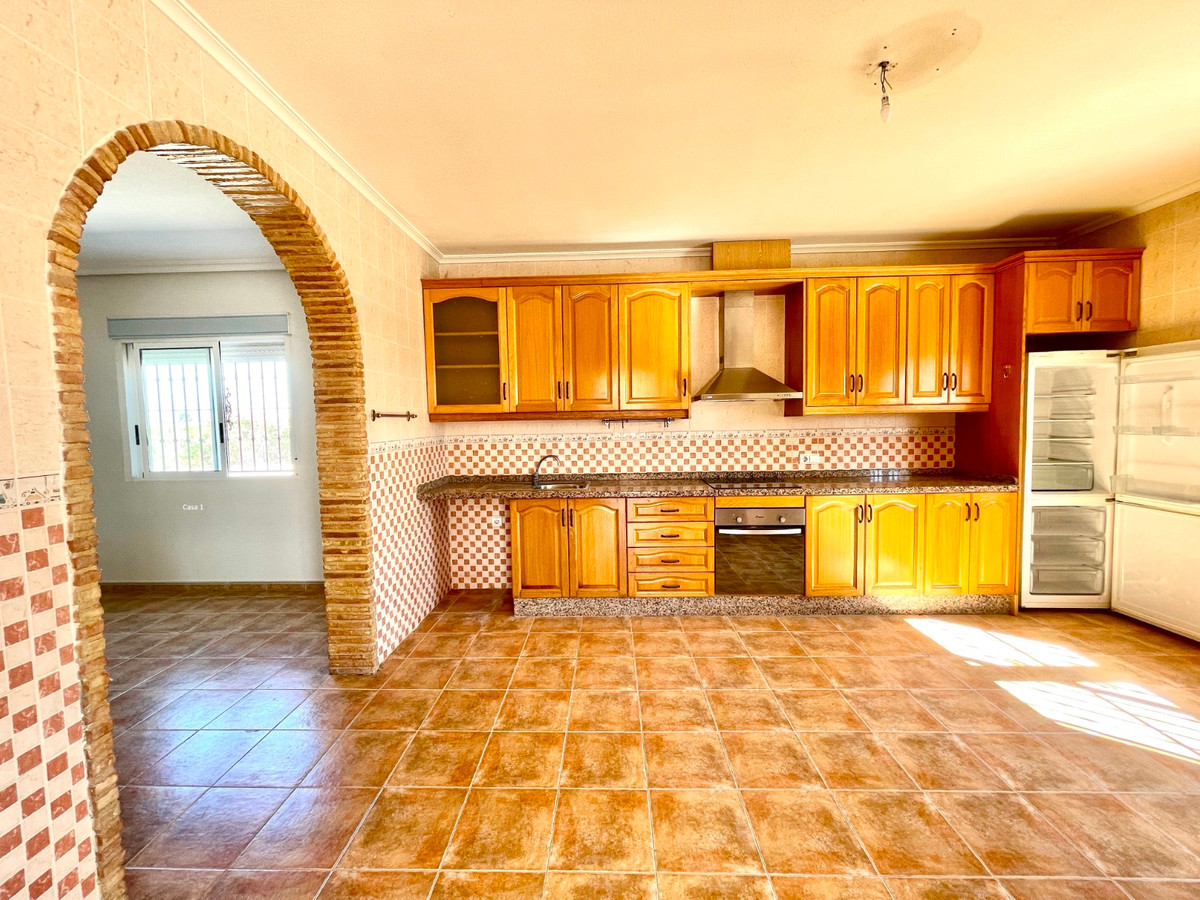 For sale - 4 Bedroom 3 Bathroom House - Detached Villa in Catral - Catral Centro  - Alicante