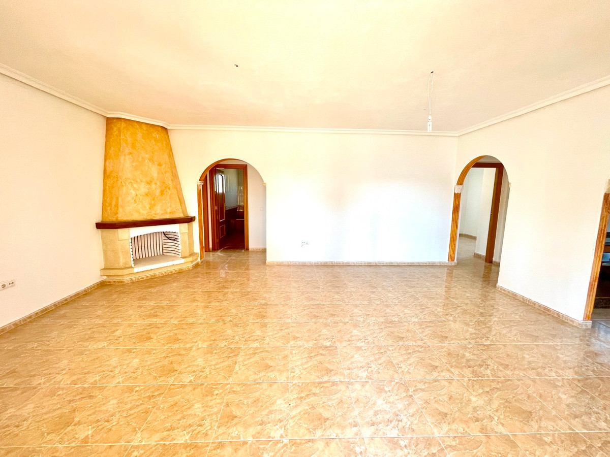 For sale - 4 Bedroom 3 Bathroom House - Detached Villa in Catral - Catral Centro  - Alicante