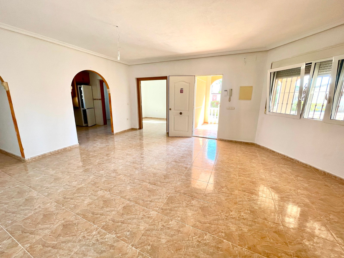 For sale - 4 Bedroom 3 Bathroom House - Detached Villa in Catral - Catral Centro  - Alicante