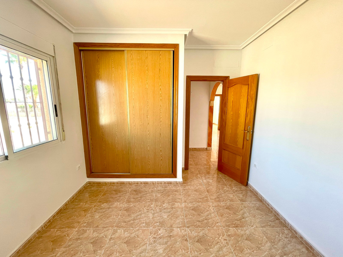 For sale - 4 Bedroom 3 Bathroom House - Detached Villa in Catral - Catral Centro  - Alicante