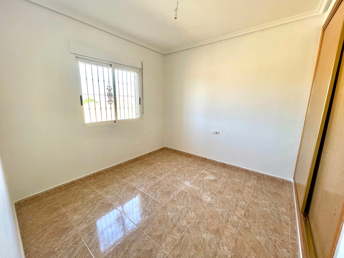 For sale - 4 Bedroom 3 Bathroom House - Detached Villa in Catral - Catral Centro  - Alicante