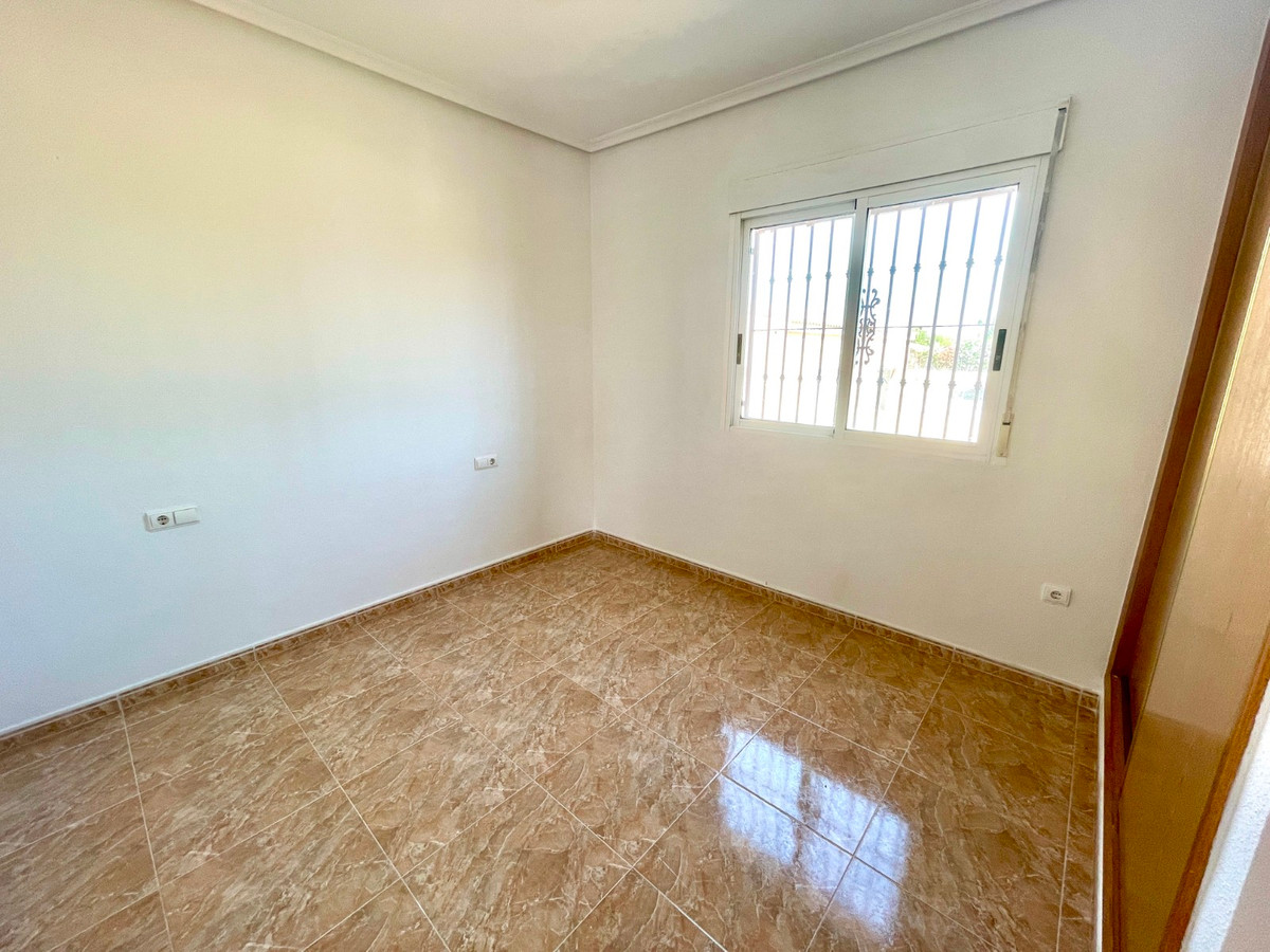 For sale - 4 Bedroom 3 Bathroom House - Detached Villa in Catral - Catral Centro  - Alicante