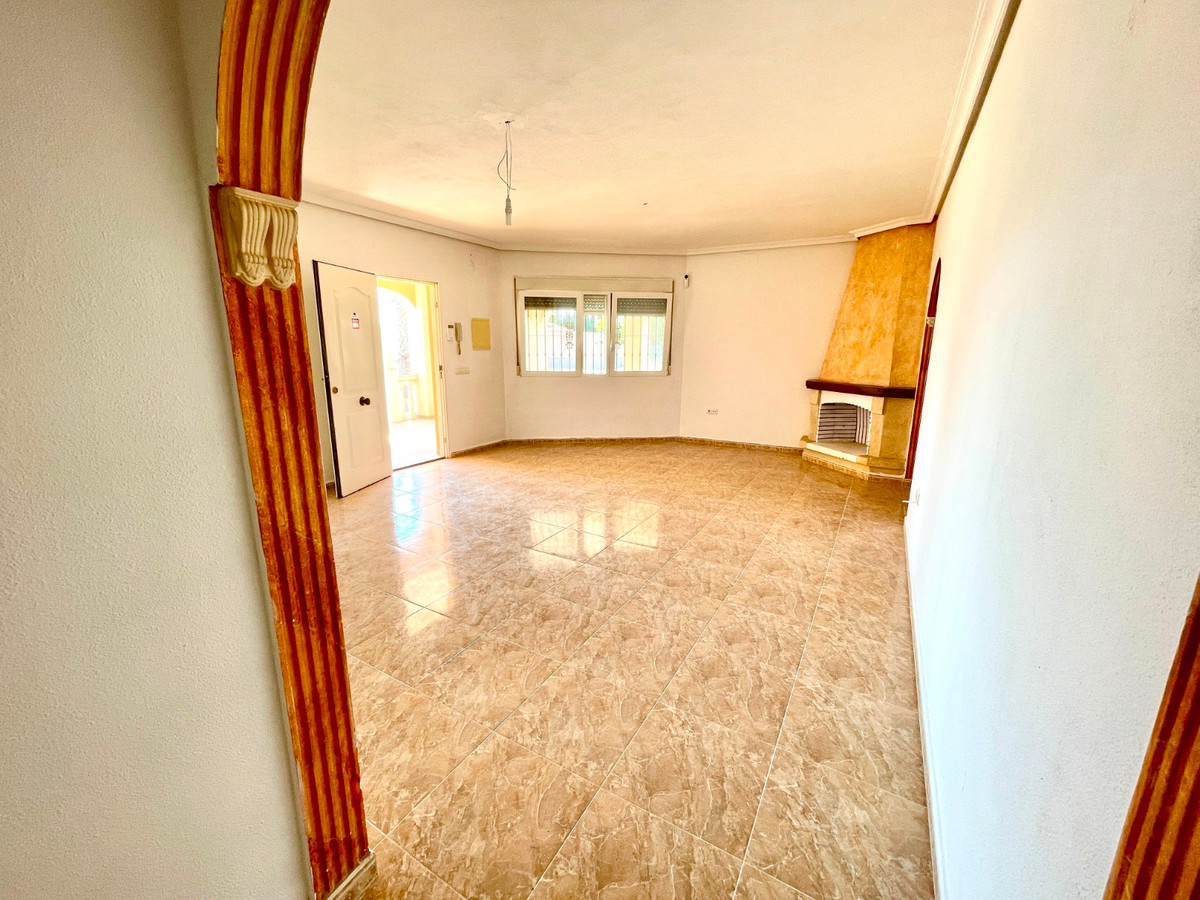 For sale - 4 Bedroom 3 Bathroom House - Detached Villa in Catral - Catral Centro  - Alicante
