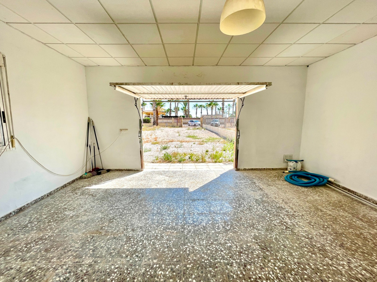 For sale - 4 Bedroom 3 Bathroom House - Detached Villa in Catral - Catral Centro  - Alicante