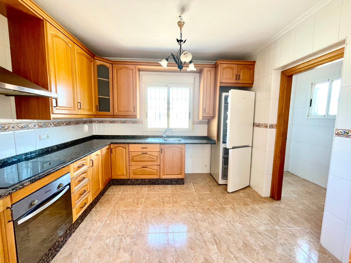 For sale - 4 Bedroom 3 Bathroom House - Detached Villa in Catral - Catral Centro  - Alicante