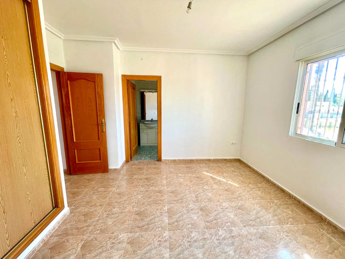 For sale - 4 Bedroom 3 Bathroom House - Detached Villa in Catral - Catral Centro  - Alicante