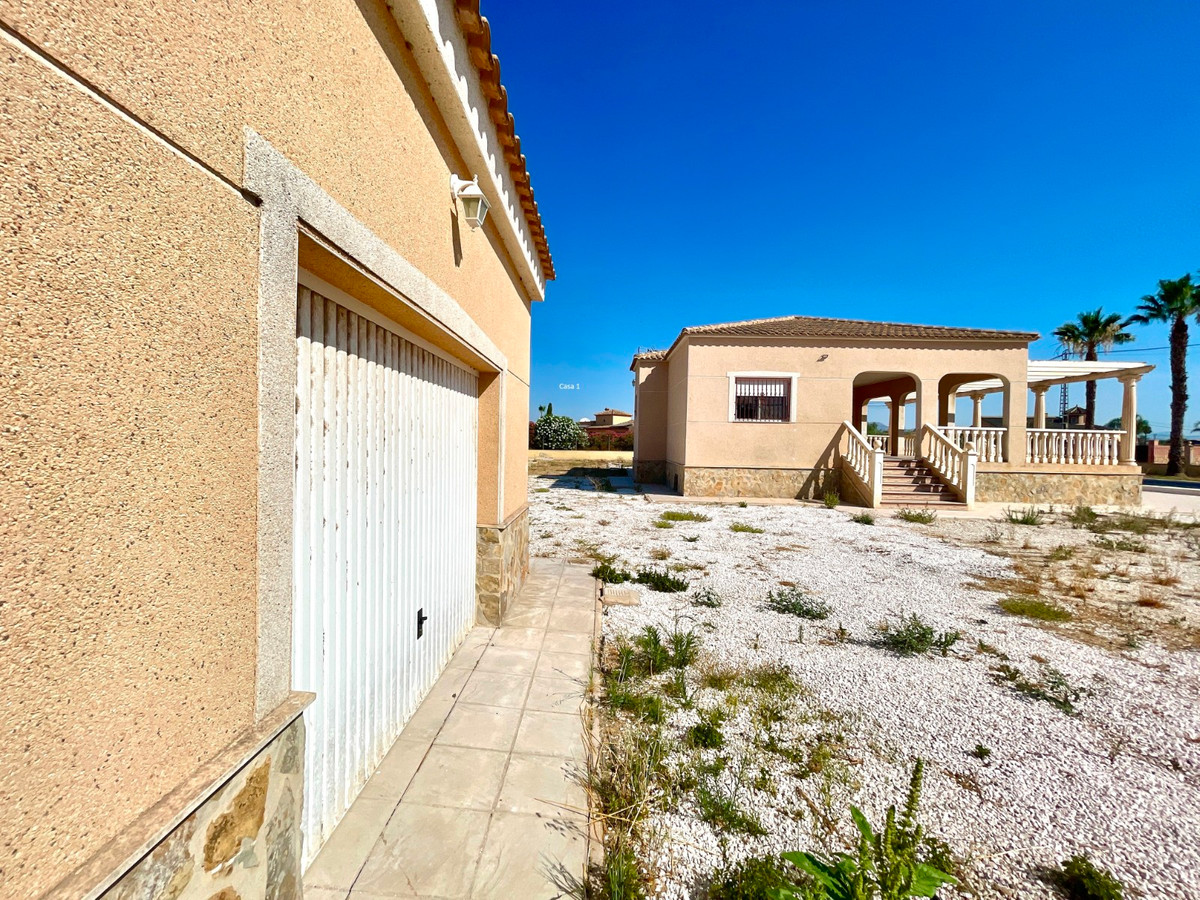 For sale - 4 Bedroom 3 Bathroom House - Detached Villa in Catral - Catral Centro  - Alicante