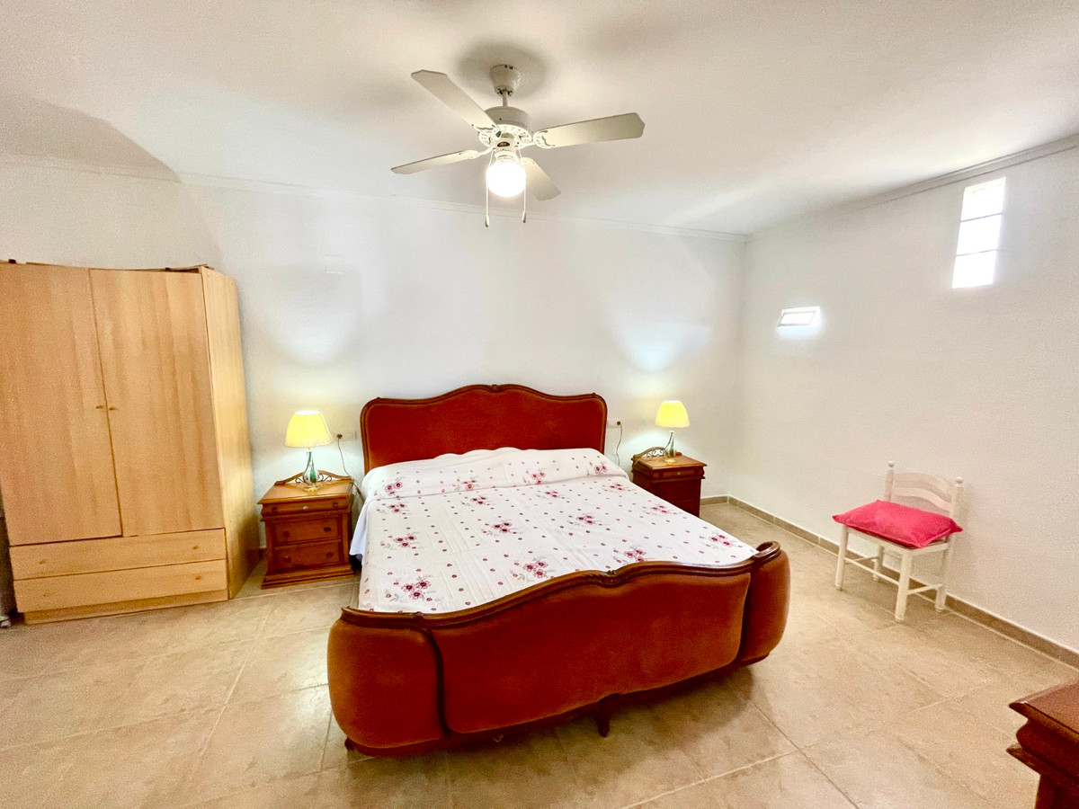 For sale - 4 Bedroom 3 Bathroom House - Detached Villa in Daya Nueva - Daya Nueva Centro  - Alicante