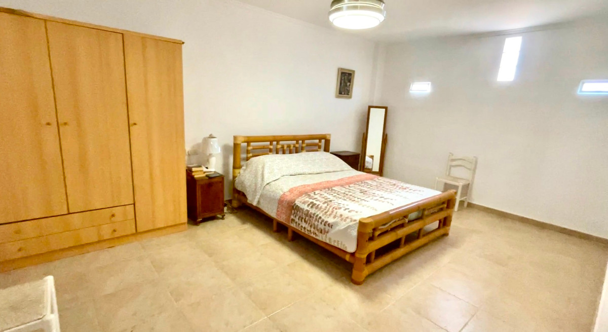 For sale - 4 Bedroom 3 Bathroom House - Detached Villa in Daya Nueva - Daya Nueva Centro  - Alicante