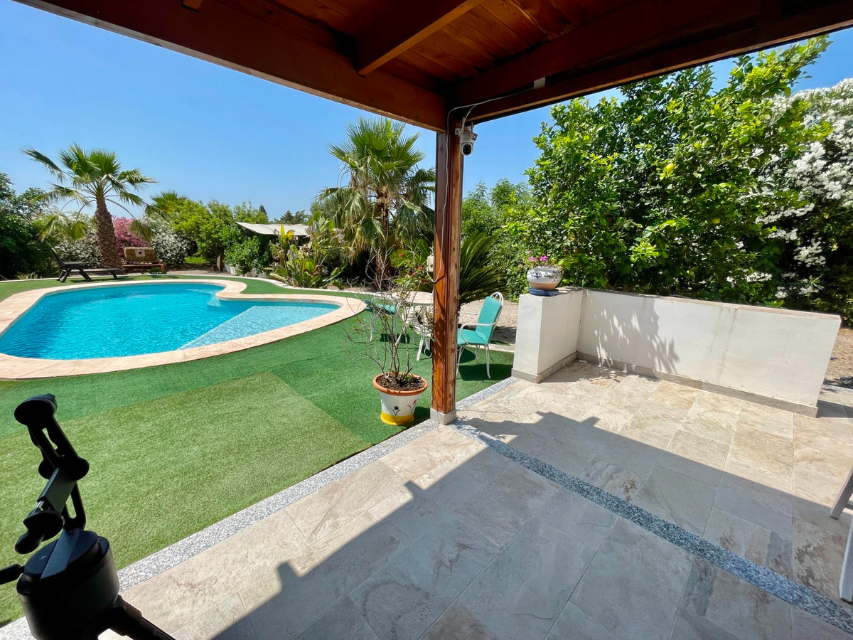 For sale - 4 Bedroom 3 Bathroom House - Detached Villa in Daya Nueva - Daya Nueva Centro  - Alicante
