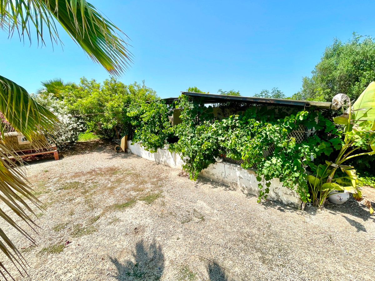For sale - 4 Bedroom 3 Bathroom House - Detached Villa in Daya Nueva - Daya Nueva Centro  - Alicante