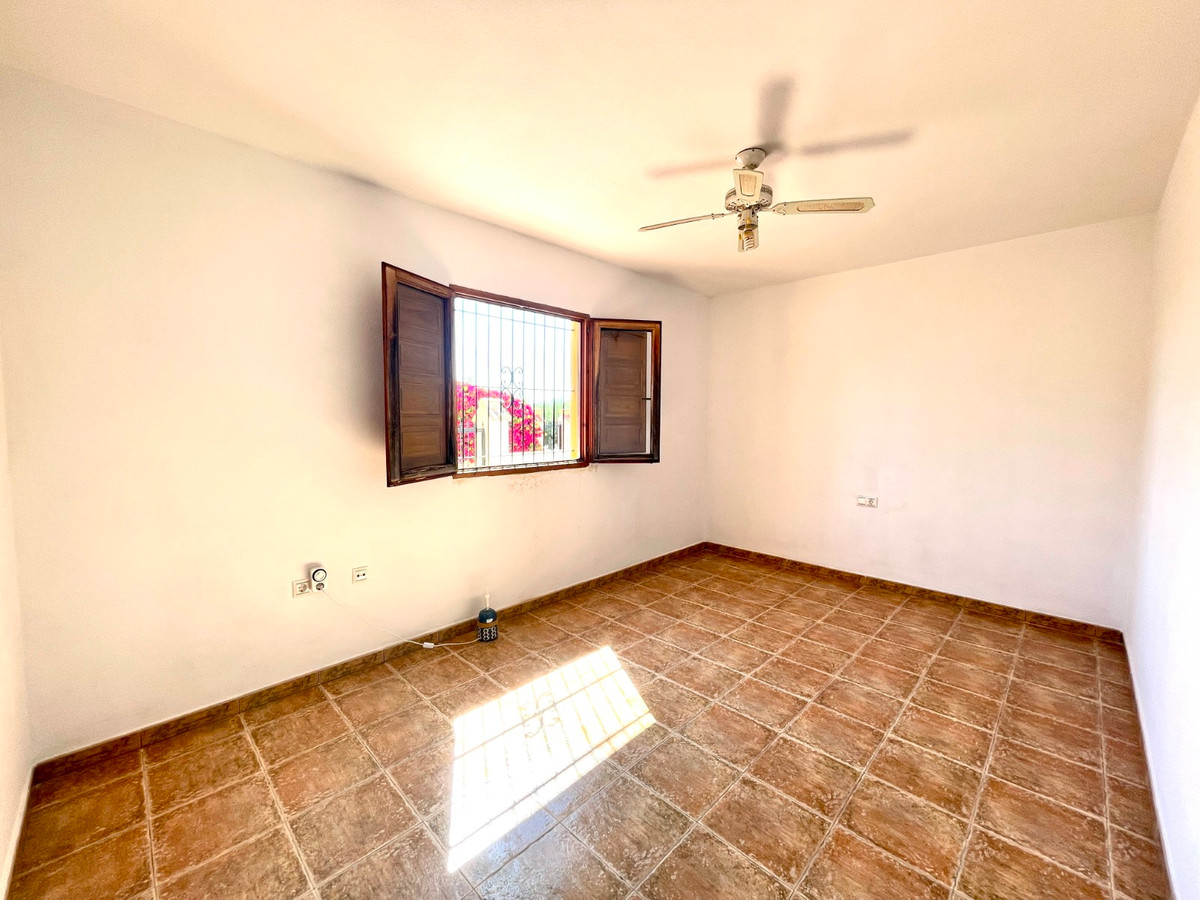 For sale - 4 Bedroom 3 Bathroom House - Detached Villa in Catral - Catral Centro  - Alicante