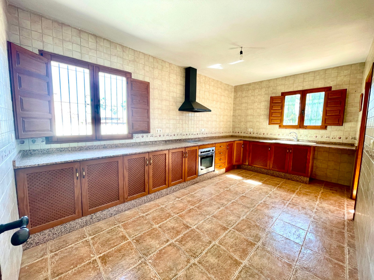 For sale - 4 Bedroom 3 Bathroom House - Detached Villa in Catral - Catral Centro  - Alicante