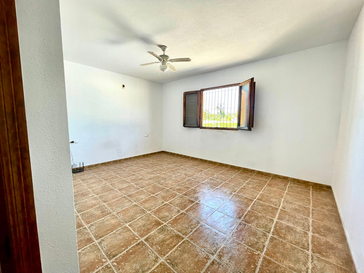 For sale - 4 Bedroom 3 Bathroom House - Detached Villa in Catral - Catral Centro  - Alicante