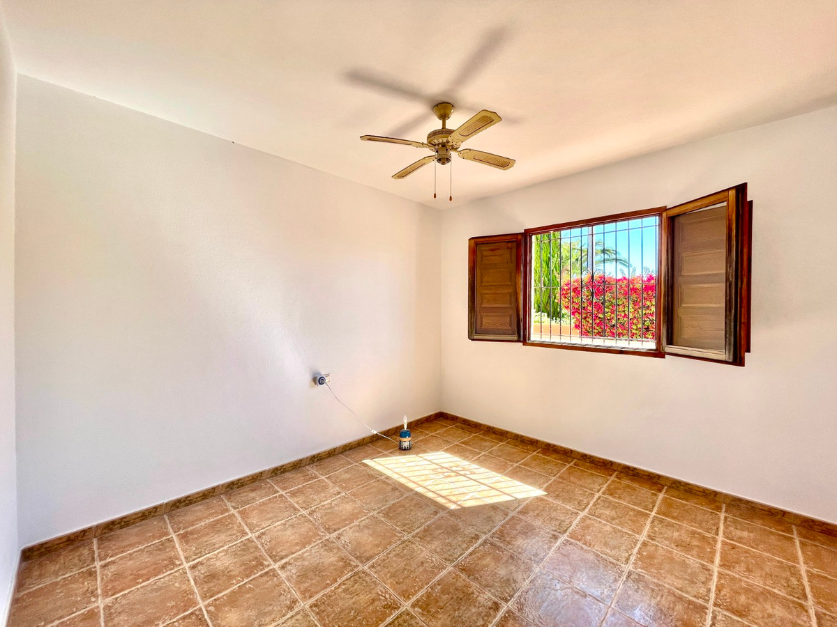For sale - 4 Bedroom 3 Bathroom House - Detached Villa in Catral - Catral Centro  - Alicante