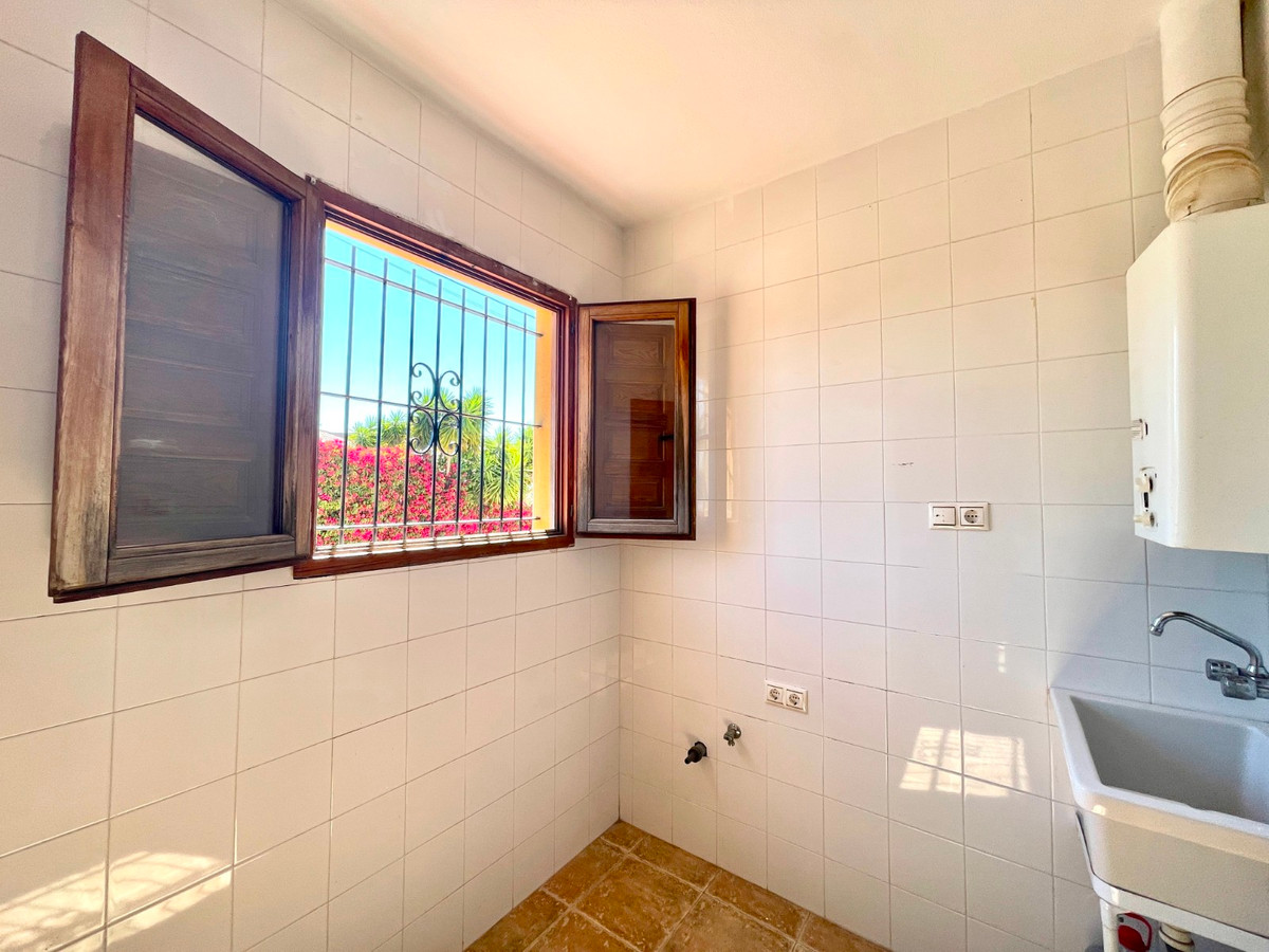 For sale - 4 Bedroom 3 Bathroom House - Detached Villa in Catral - Catral Centro  - Alicante
