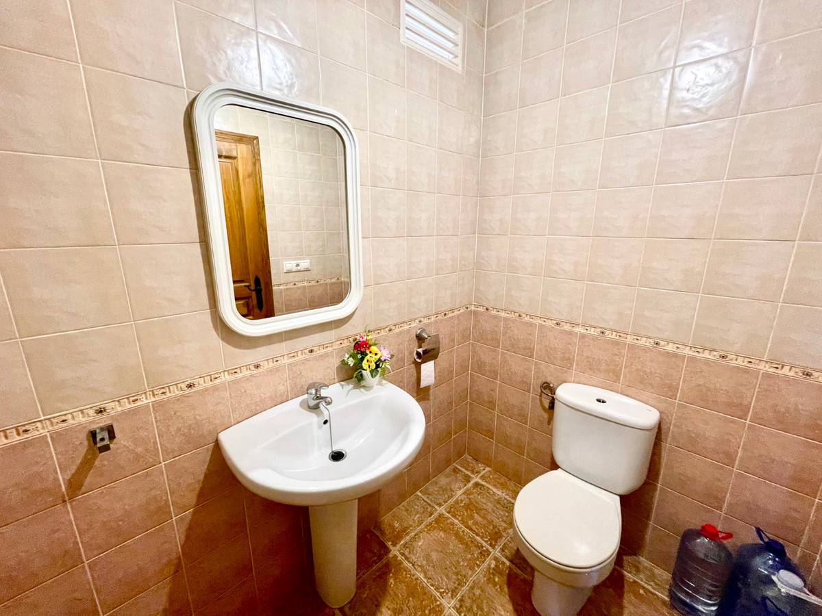 For sale - 4 Bedroom 3 Bathroom House - Detached Villa in Catral - Catral Centro  - Alicante
