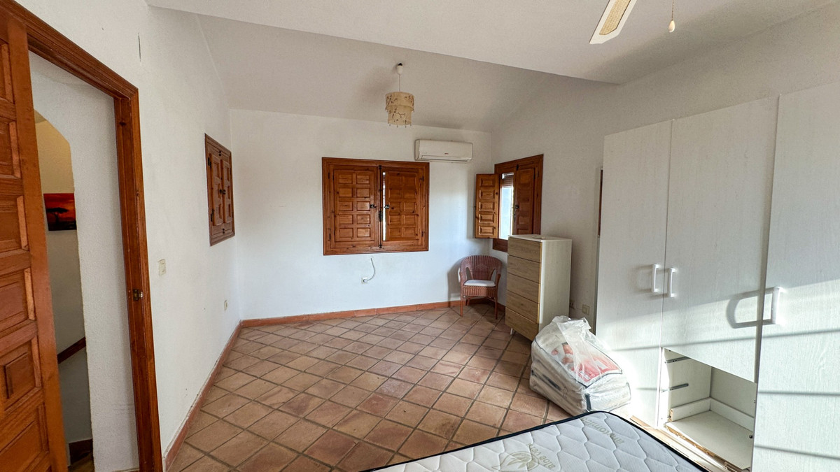 For sale - 4 Bedroom 2 Bathroom Detached Villa in Cabo Roig  - Cabo Roig  - Alicante