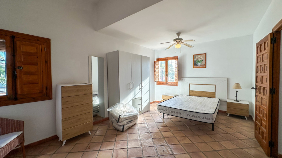 For sale - 4 Bedroom 2 Bathroom Detached Villa in Cabo Roig  - Cabo Roig  - Alicante