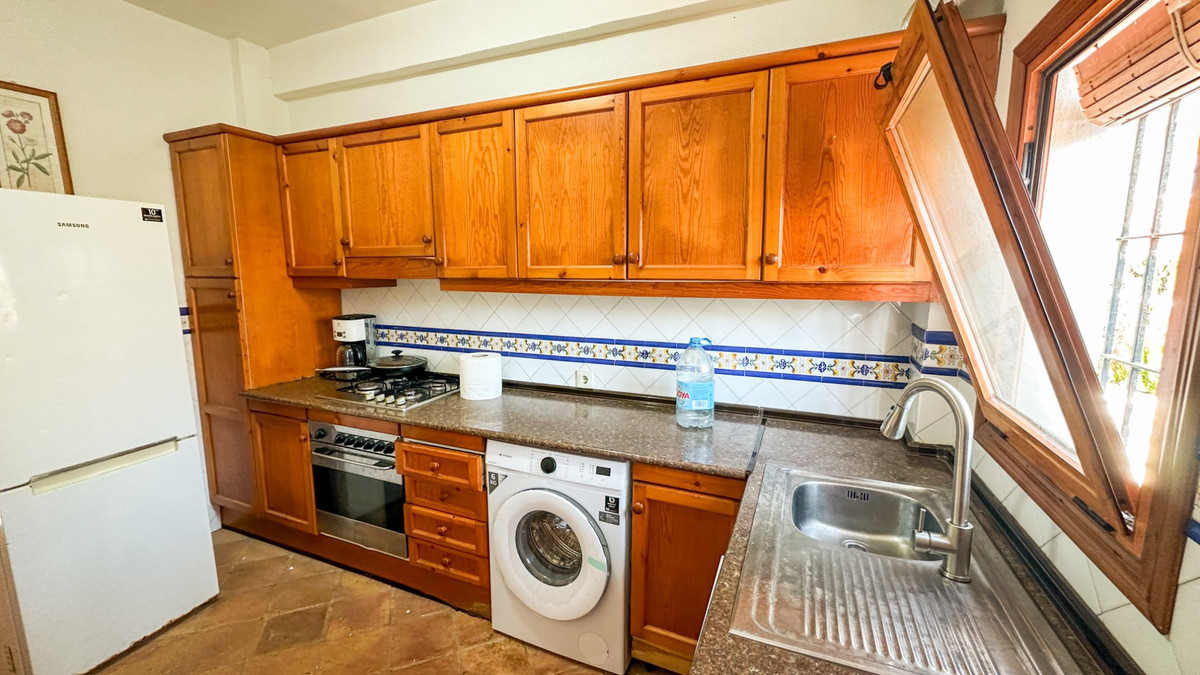 For sale - 4 Bedroom 2 Bathroom Detached Villa in Cabo Roig  - Cabo Roig  - Alicante