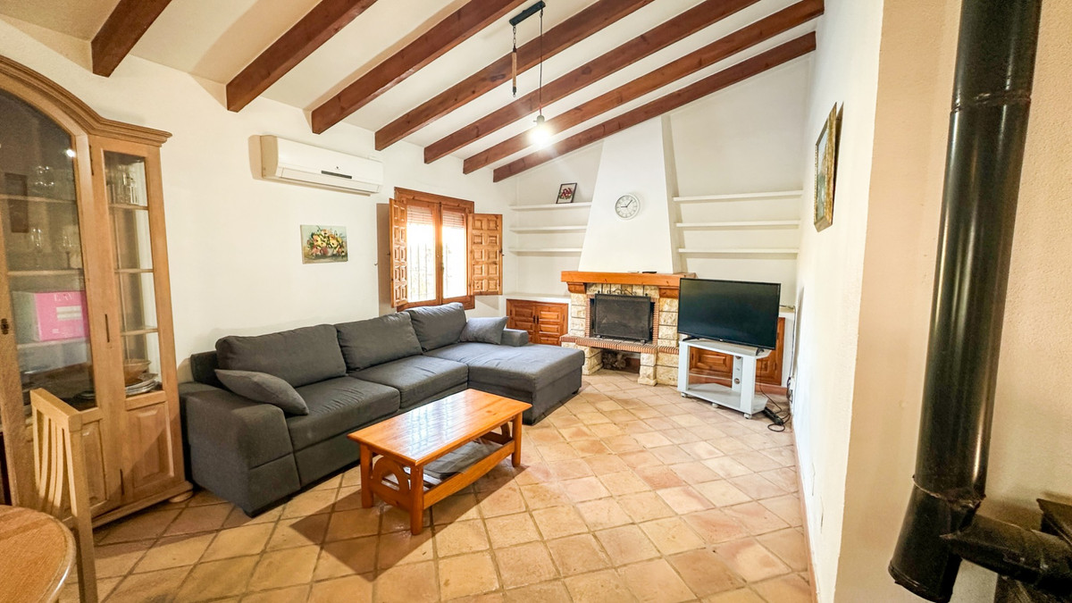 For sale - 4 Bedroom 2 Bathroom Detached Villa in Cabo Roig  - Cabo Roig  - Alicante