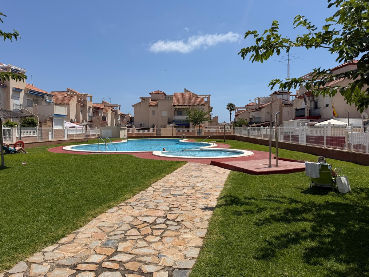 For sale - 2 Bedroom 1 Bathroom House - Bungalow in Orihuela - Playa Flamenca  - Alicante
