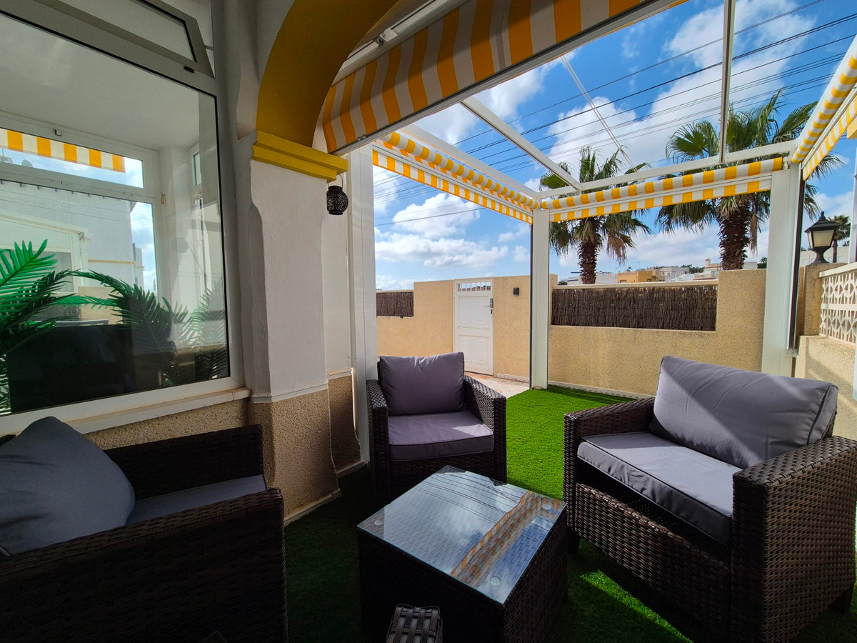 For sale - 1 Bedroom 1 Bathroom Ground floor apartment in Villamartin - San Miguel de Salinas Centro  - Alicante