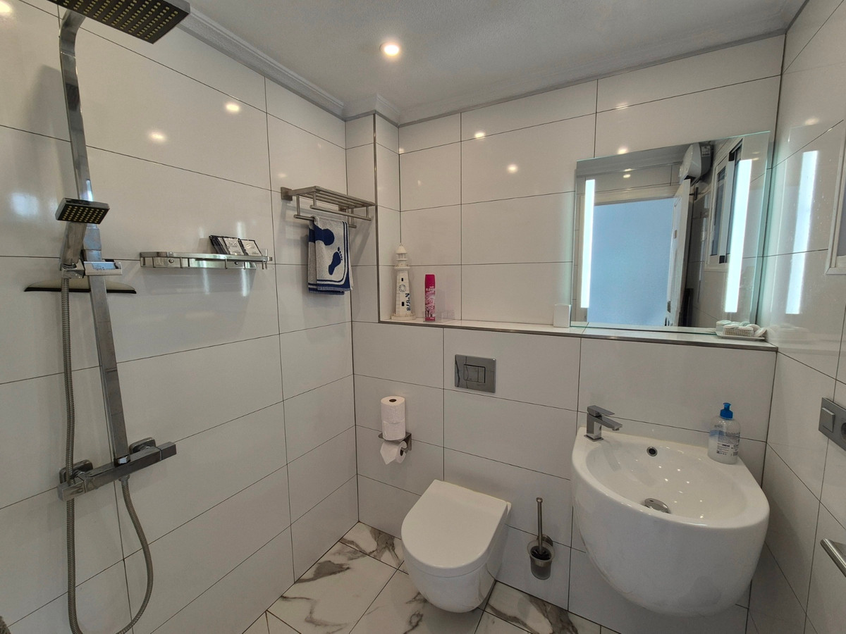 For sale - 1 Bedroom 1 Bathroom Ground floor apartment in Villamartin - San Miguel de Salinas Centro  - Alicante
