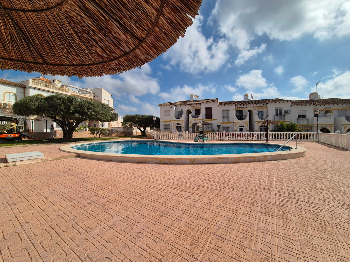 For sale - 1 Bedroom 1 Bathroom Ground floor apartment in Villamartin - San Miguel de Salinas Centro  - Alicante