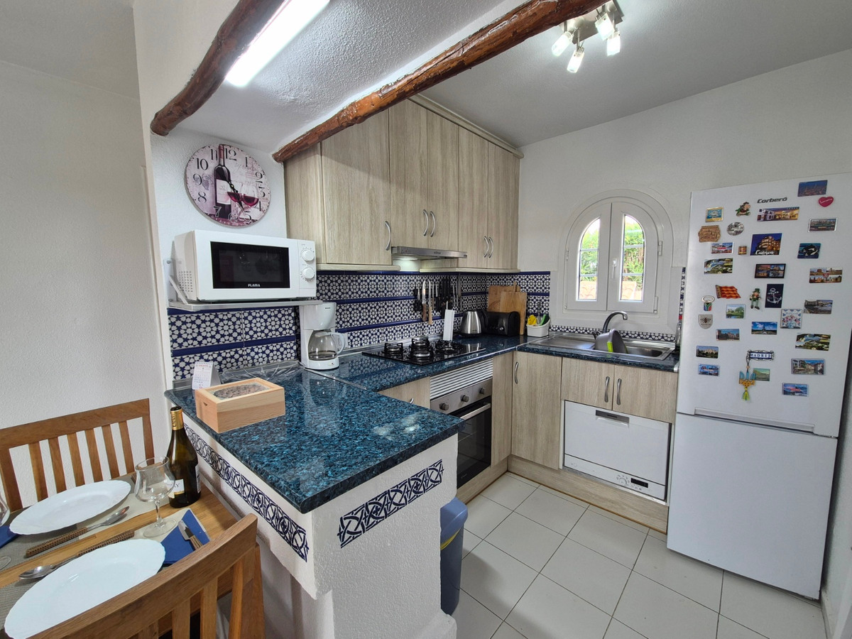 Apartment in Villamartin - Image 4